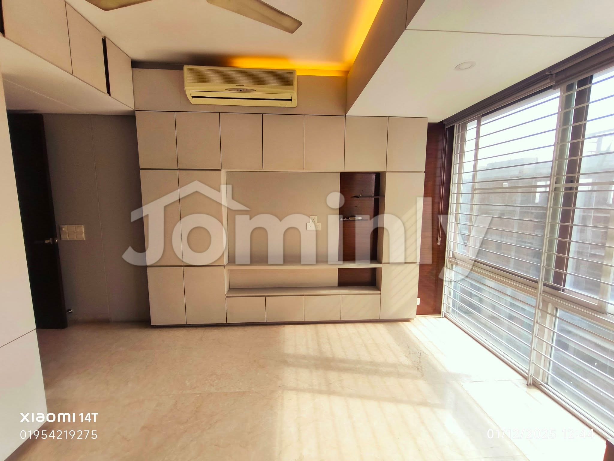 Luxury 2500 Sqft Semi-Furnished Apartment for Rent in Gulshan-1 | High-Floor with Pool & Gym - 4