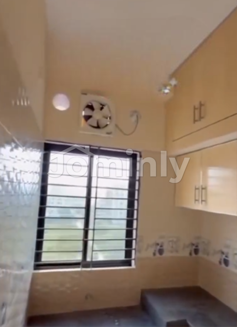 Affordable 1200 Sqft South-Facing Roadside Flat for Sale in Bashundhara Riverview, Block-A - 3