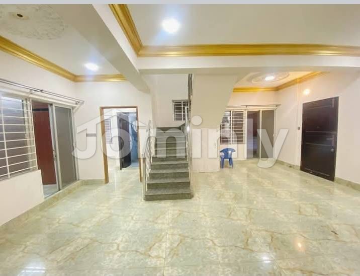 2800 Sqf South-Facing Duplex Apartment for Rent in Bashundhara R/A | 4-Bedroom Family Home with Terrace
