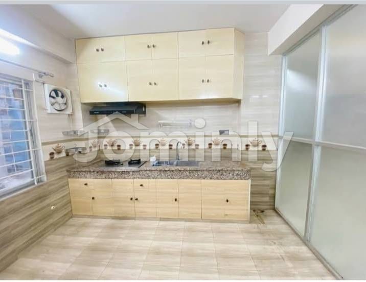 2800 Sqf South-Facing Duplex Apartment for Rent in Bashundhara R/A | 4-Bedroom Family Home with Terrace - 5