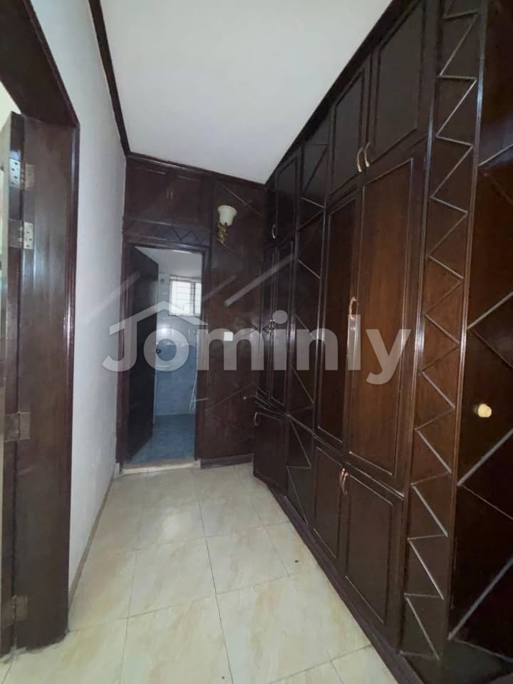 Spacious 2000 Sqft Family Apartment for Rent in Bashundhara R/A | Block-A | Ready with Cabinets
