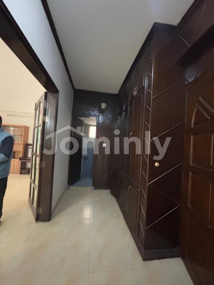 Spacious 2000 Sqft Family Apartment for Rent in Bashundhara R/A | Block-A | Ready with Cabinets - 2