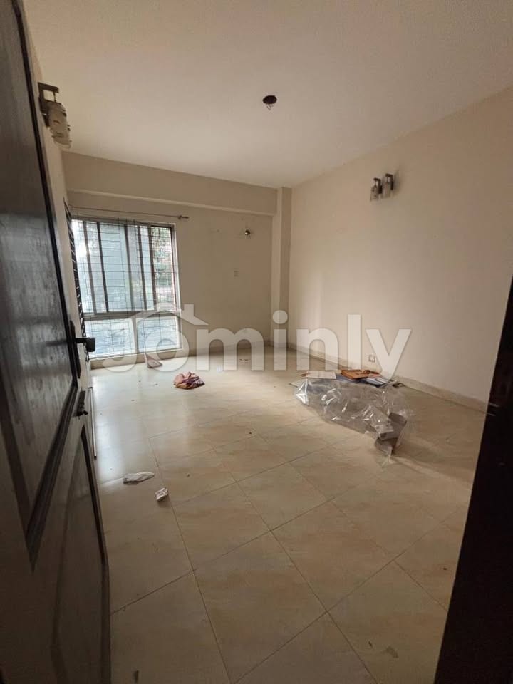 Spacious 2000 Sqft Family Apartment for Rent in Bashundhara R/A | Block-A | Ready with Cabinets - 4