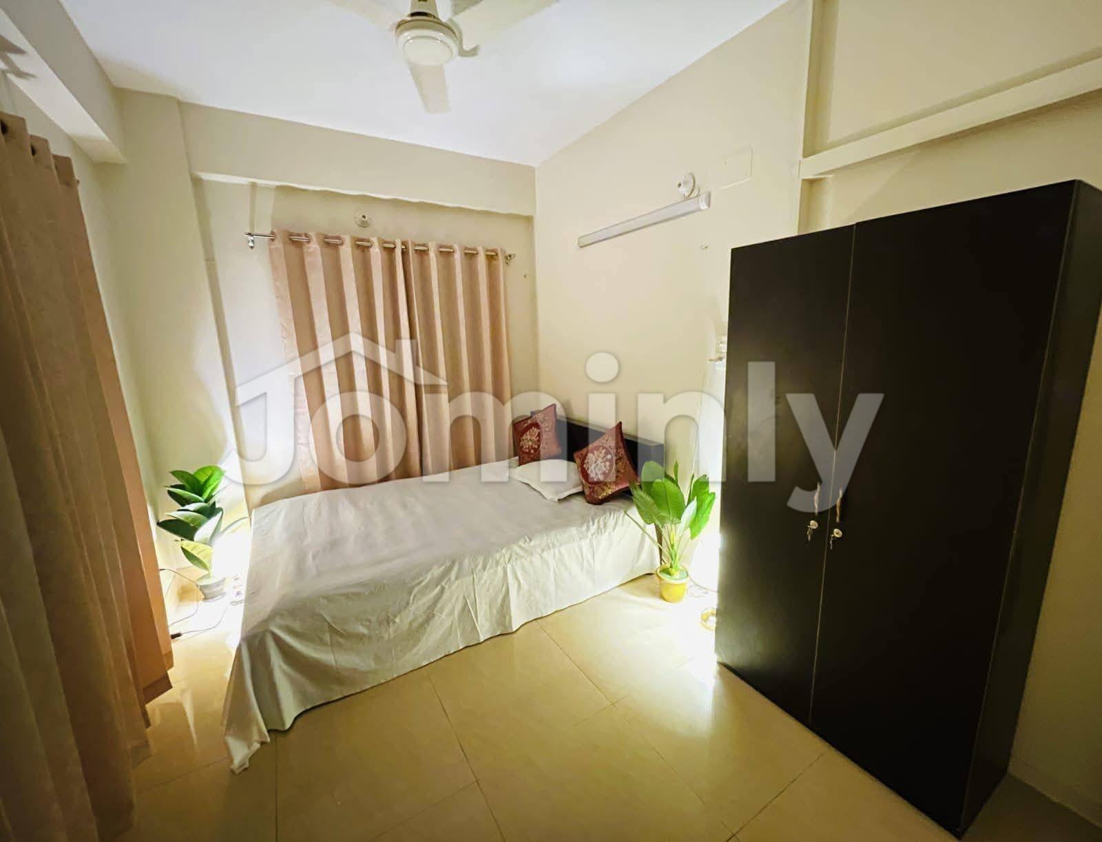 Premium Master Bedrooms in Bachelor Service Apartment | Uttara Sector-15 | Lakeside & Metro View - 2