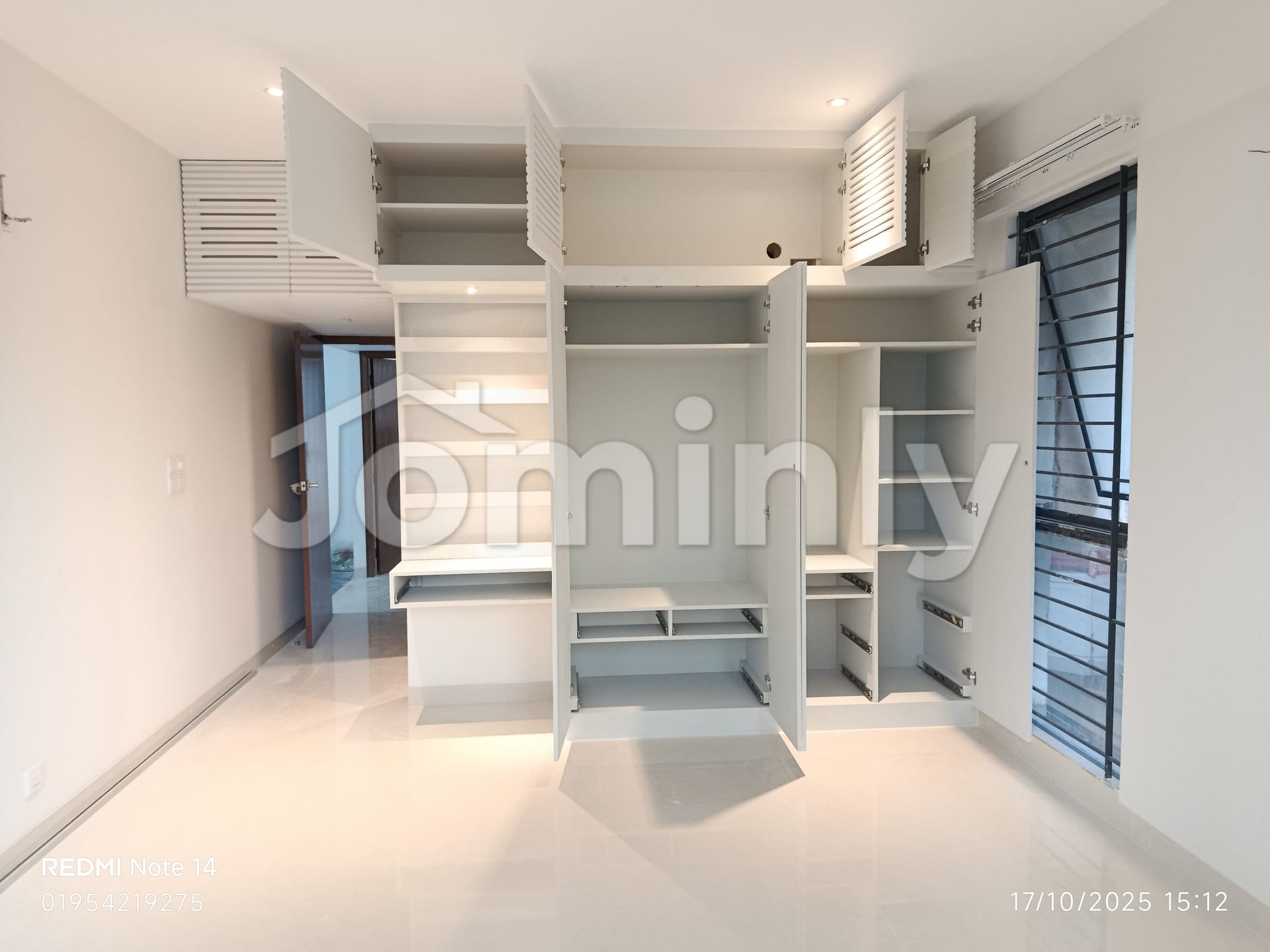 Brand New 2600 Sqft Luxury Apartment with Pool & Gym for Rent in Banani - 3
