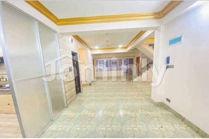 Luxurious 3000 Sqft South-Facing Duplex for Rent in Bashundhara R/A | 4-Bed & Private Terrace - 3