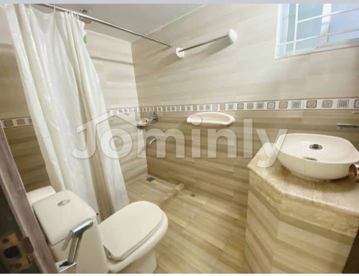 Luxurious 3000 Sqft South-Facing Duplex for Rent in Bashundhara R/A | 4-Bed & Private Terrace - 5