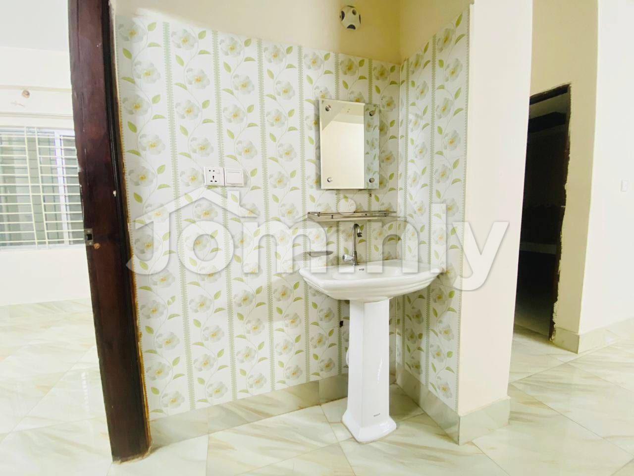 Elegant 1300 Sqft 3-Bedroom Apartment for Rent in Bashundhara R/A | Prime Location | Like-New Condition - 4