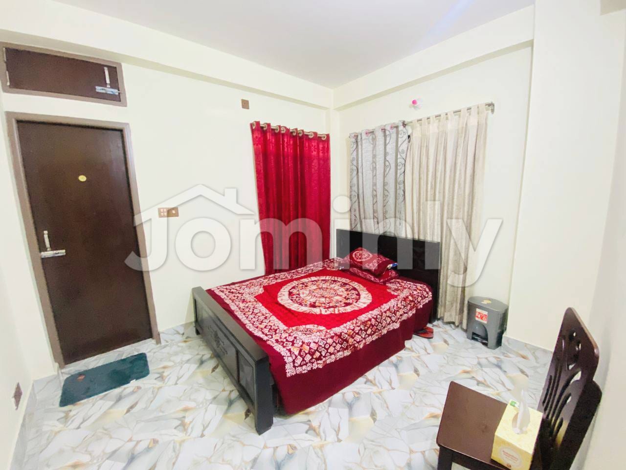 English Title / Header South-Facing 1300 Sqft 3-Bedroom Apartment for Rent in Bashundhara R/A | Prime Location | Like-New Condition