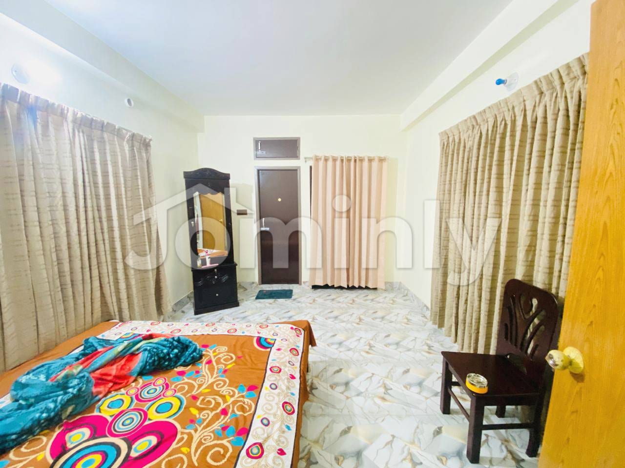 English Title / Header South-Facing 1300 Sqft 3-Bedroom Apartment for Rent in Bashundhara R/A | Prime Location | Like-New Condition - 2