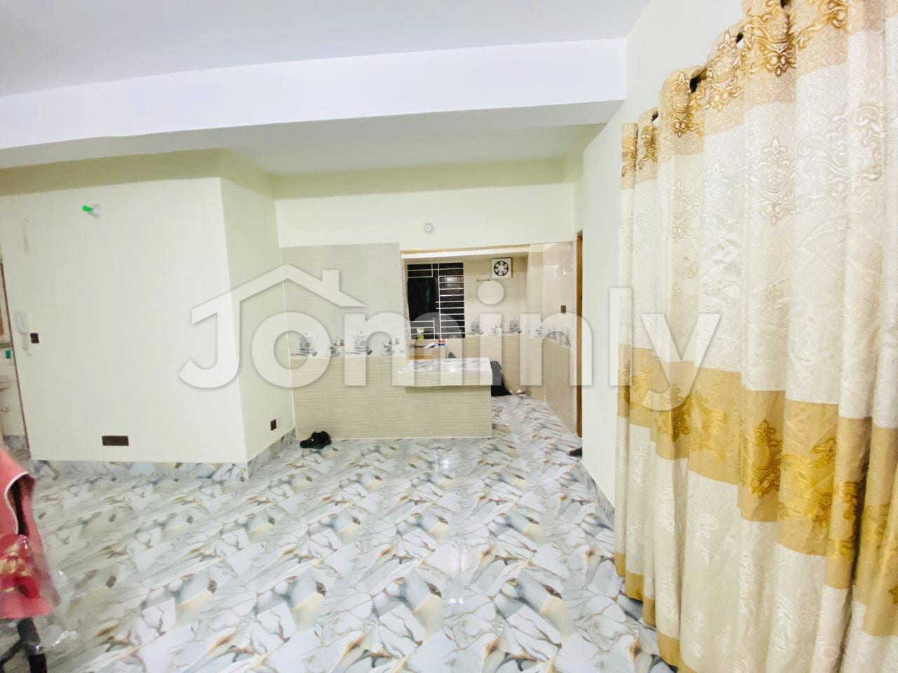 English Title / Header South-Facing 1300 Sqft 3-Bedroom Apartment for Rent in Bashundhara R/A | Prime Location | Like-New Condition - 3