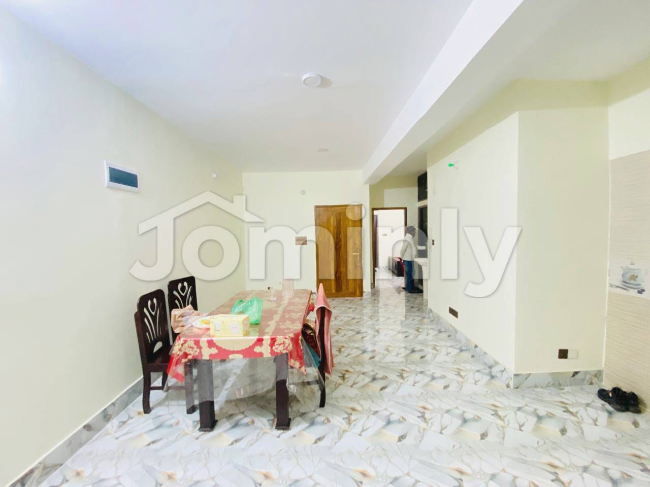 English Title / Header South-Facing 1300 Sqft 3-Bedroom Apartment for Rent in Bashundhara R/A | Prime Location | Like-New Condition - 4