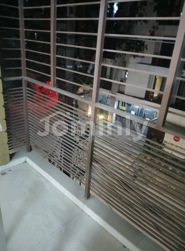 Premium 3-Bedroom Apartment with Separate Drawing & Dining | Bashundhara R/A | Block-I - 5