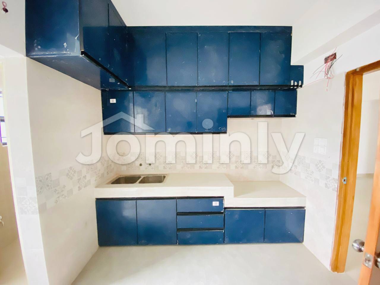 Brand New 2350 Sqft 4-Bedroom Luxury Apartment in Bashundhara R/A | South-Facing | 5th & 9th Floor - 5