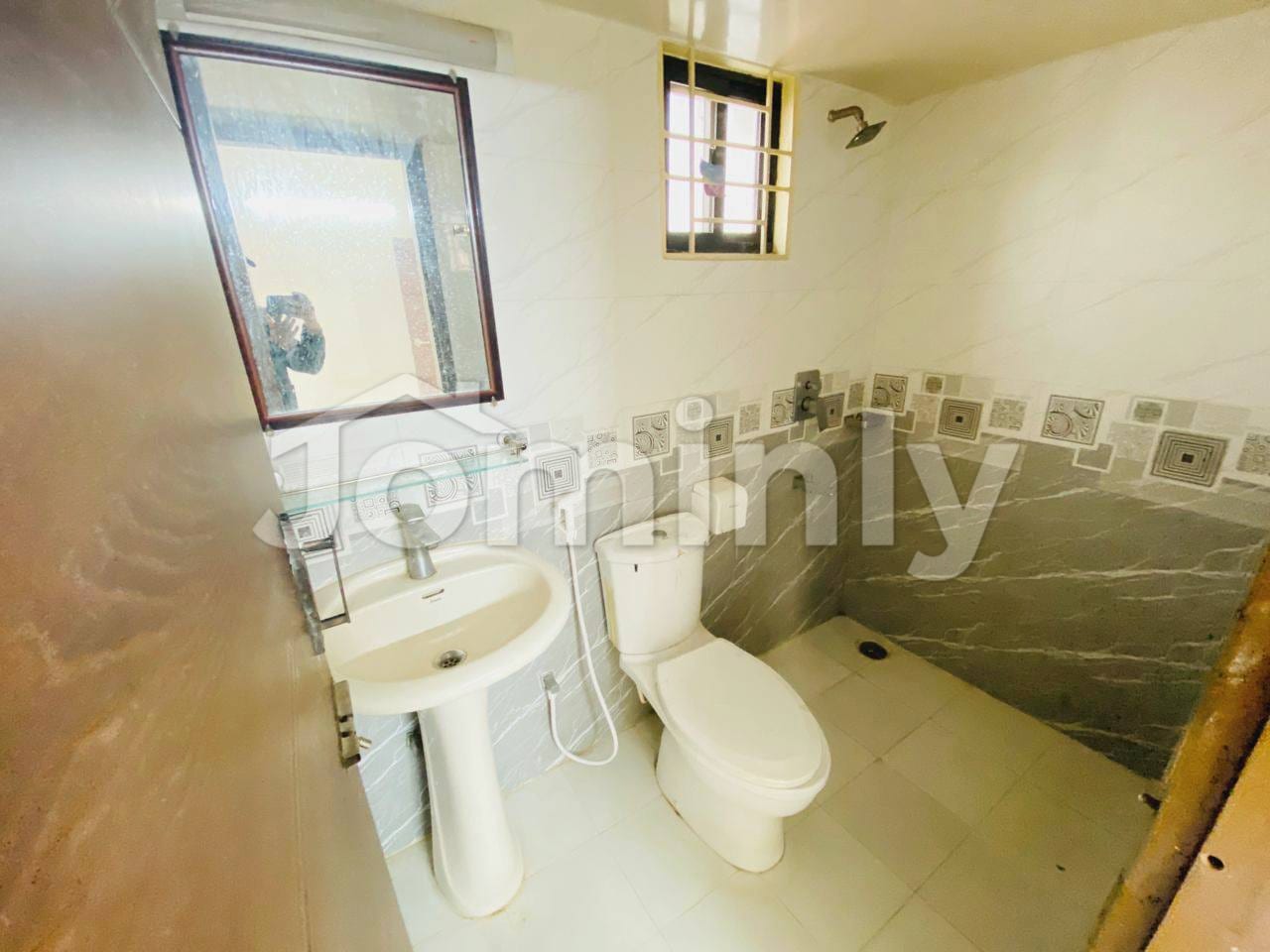 South-Facing 1550 Sqft 3-Bedroom Apartment for Rent in Bashundhara R/A | 9th Floor | Like-New Condition - 3