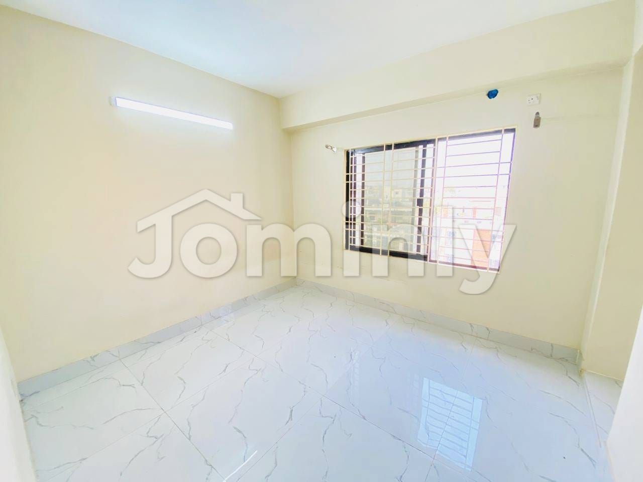 South-Facing 1550 Sqft 3-Bedroom Apartment for Rent in Bashundhara R/A | 9th Floor | Like-New Condition - 5