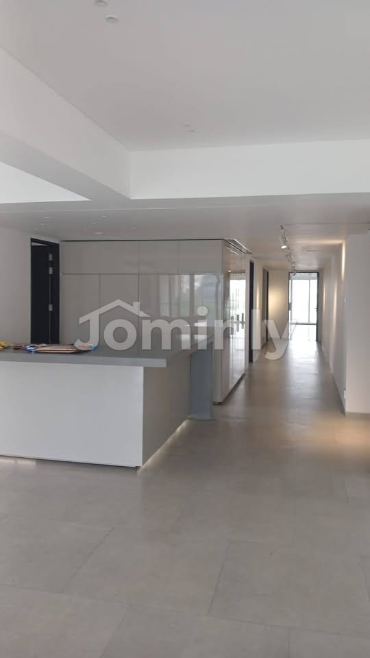 Magnificent 4247 Sqft Semi-Furnished Residence in Gulshan-2 | Road 47 | Rooftop Pool & Gym - 5