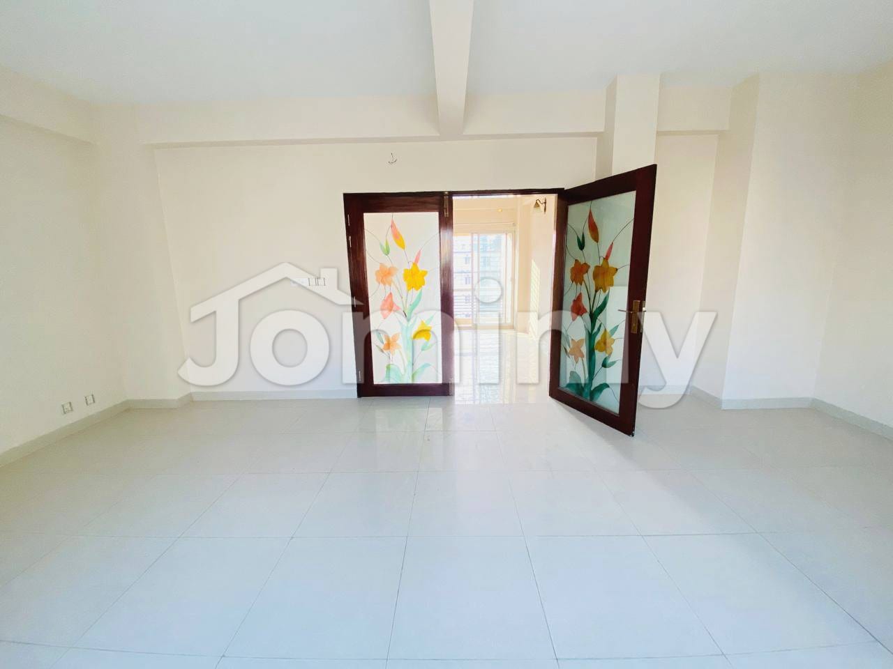 Executive 2450 Sqft South-Facing Residence with Main Line Gas | Bashundhara R/A | 6th Floor - 3