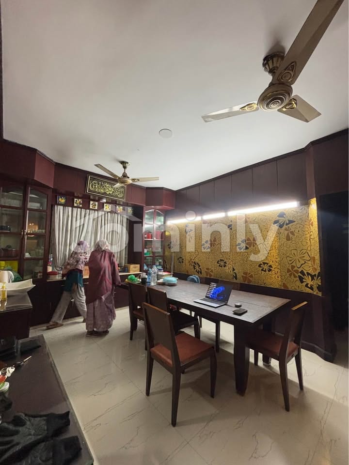 Premium Fully Furnished 1450 Sqft Apartment in Bashundhara R/A | Block-A, Road-4 | Titas Gas - 3