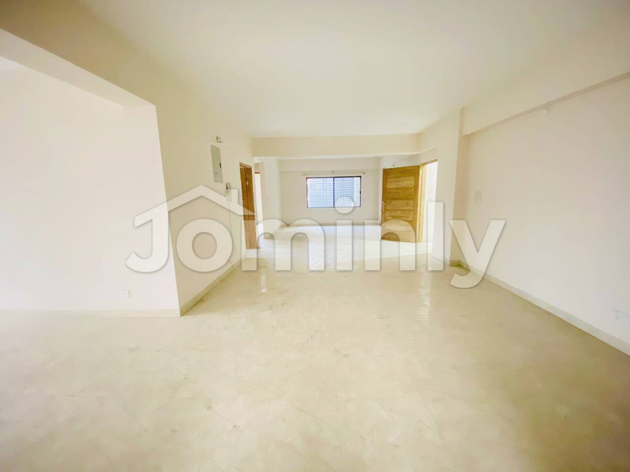 Executive 2450 Sqft South-Facing Residence with Servant Space | Bashundhara R/A | 6th Floor - 2