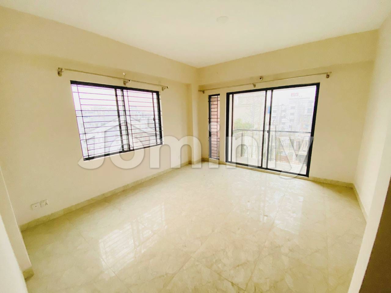 Executive 2450 Sqft South-Facing Residence with Servant Space | Bashundhara R/A | 6th Floor - 5