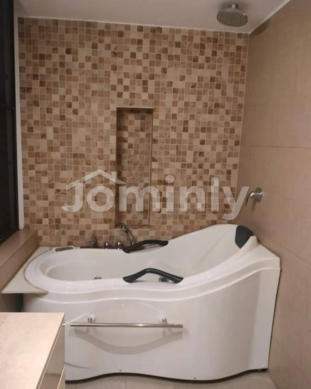 Luxury 4000 Sqf Semi-Furnished 4-Bedroom Apartment in North Gulshan | High-Floor Unit with Pool & Gym - 3