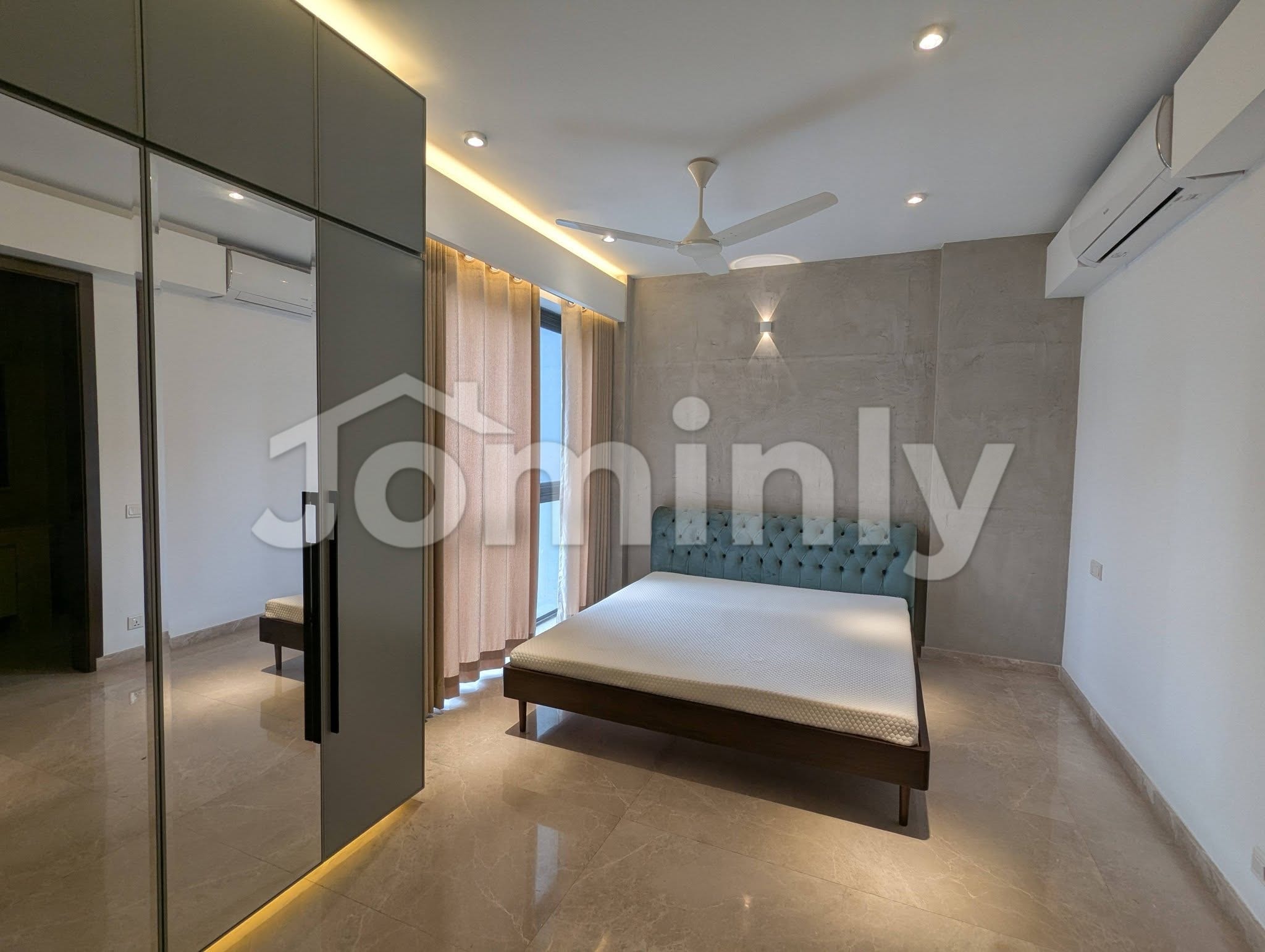 Opulent 4500 Sqft Fully Furnished Penthouse-Style Apartment | Gulshan-2 | High Floor with Pool & Gym - 3