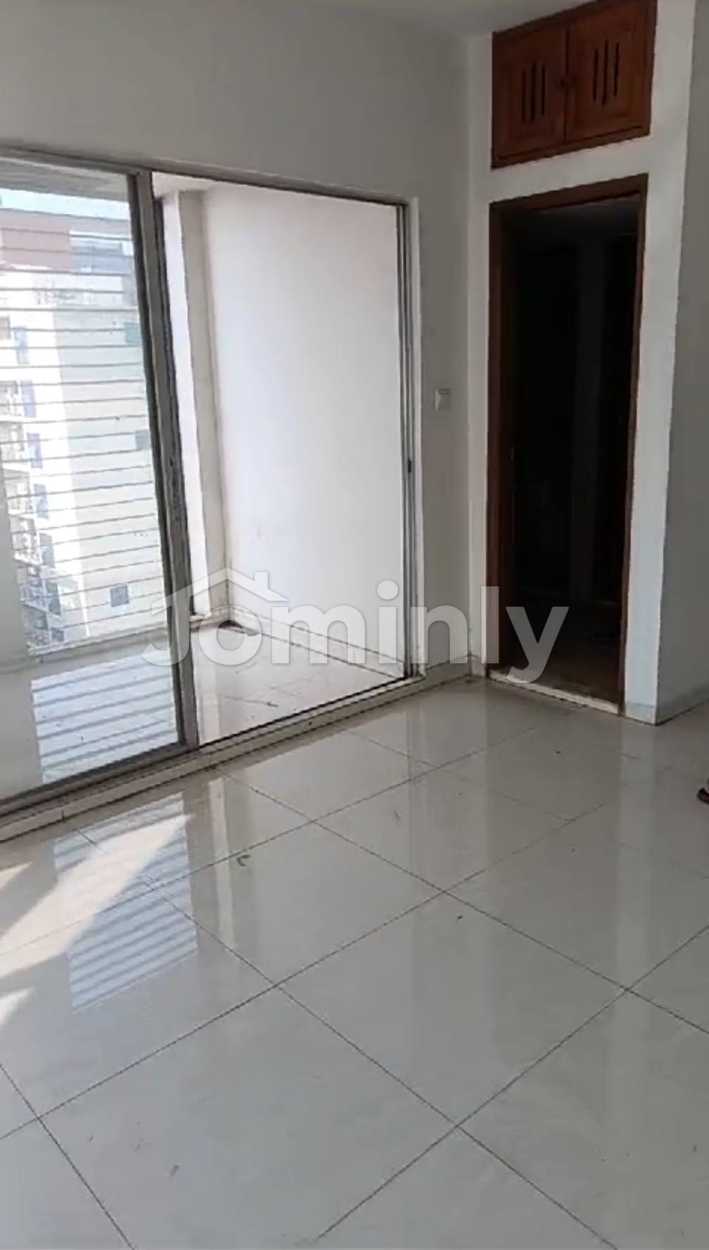 Premium 3500 Sqft Commercial Space for Sale | Dhanmondi Satmasjid Road | Top Floor with Prime Visibility - 2