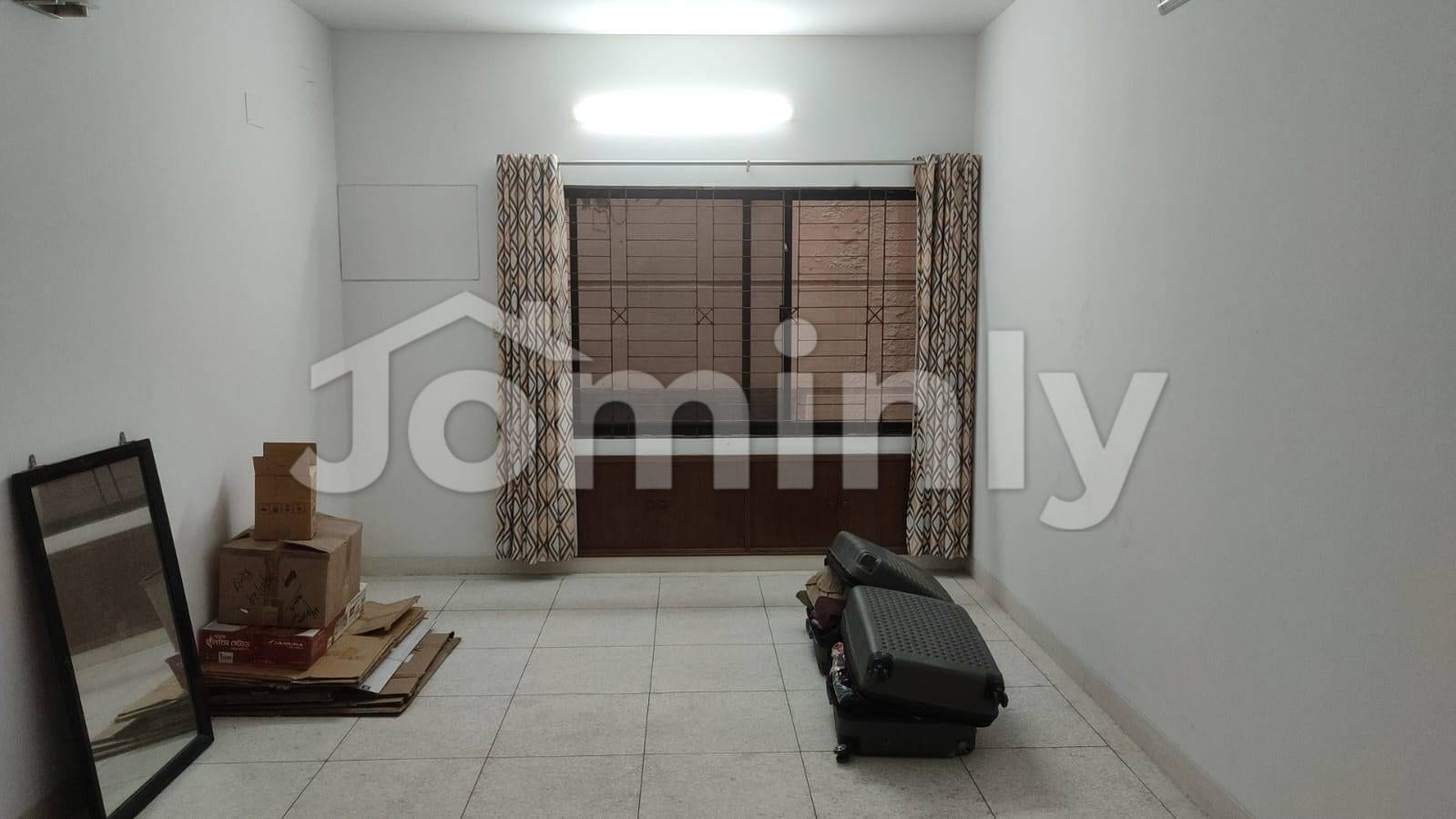 Elegant 2150 Sqf 3-Bedroom Apartment for Rent in Gulshan 1 | Prime Location Near Circle - 4