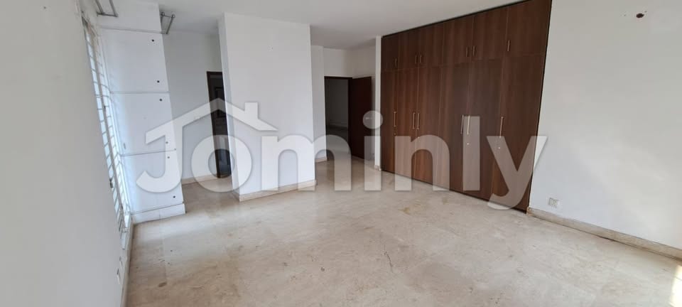 Magnificent 4200 Sqft 4-Bedroom Luxury Residence for Rent | North Gulshan-2 | Prime Location - 3