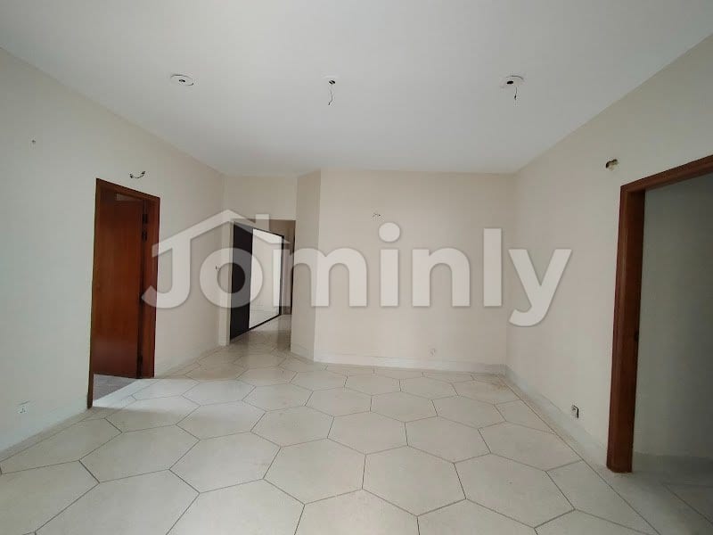 PREMIUM RENTAL | BANANI RESIDENTIAL | 1700 SQFT Available Now: A Sophisticated Home for Modern Living - 5