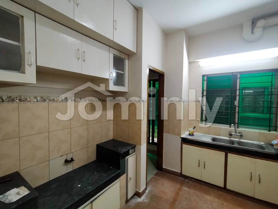 CORPORATE EXECUTIVE SUITE | 2600 SQFT | FULL BACKUP - 2