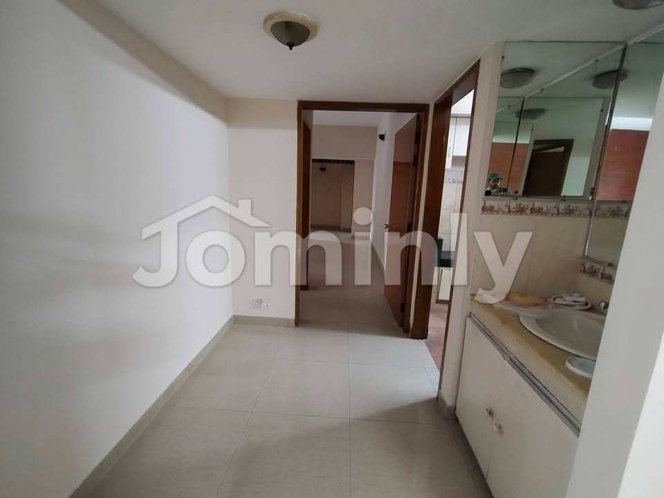 CORPORATE EXECUTIVE SUITE | 2600 SQFT | FULL BACKUP - 5