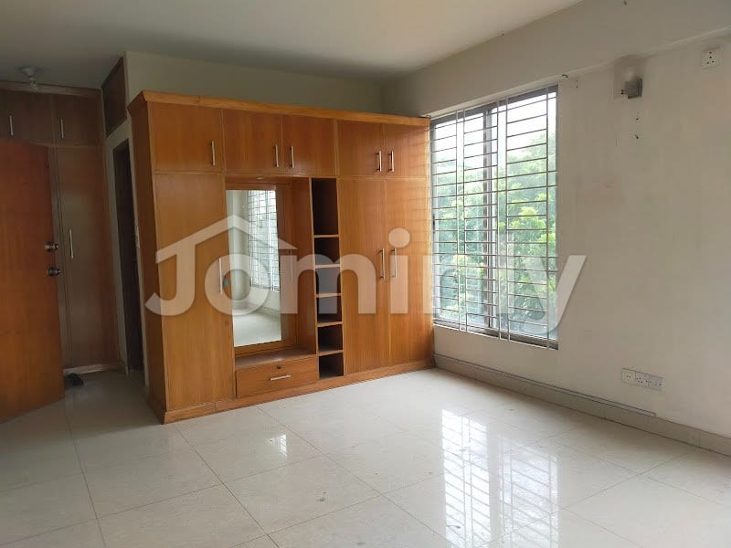 PRIME BANANI LIVING | 2300 SQFT EXECUTIVE FLAT