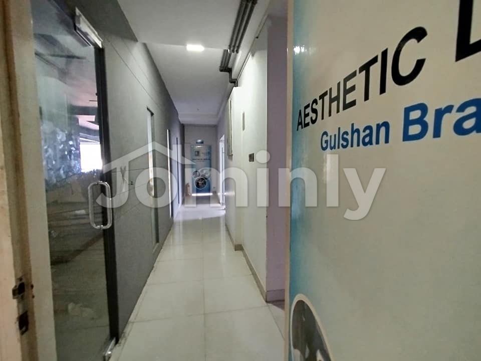 Compact 750 Sqft Commercial Office Space for Rent | Gulshan Circle | 7th Floor | Prime Location