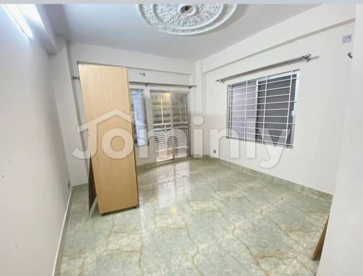 Luxury 2800 Sqft South-Facing 4BR Apartment for Rent in Bashundhara R/A - 2