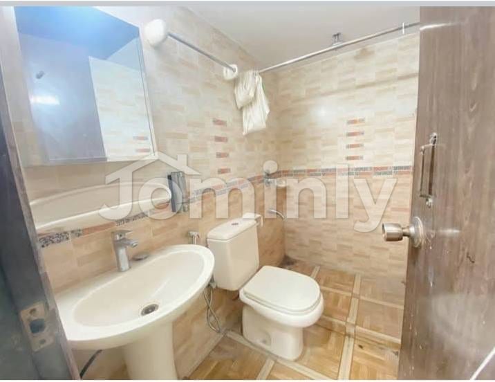 Luxury 2800 Sqft South-Facing 4BR Apartment for Rent in Bashundhara R/A - 5