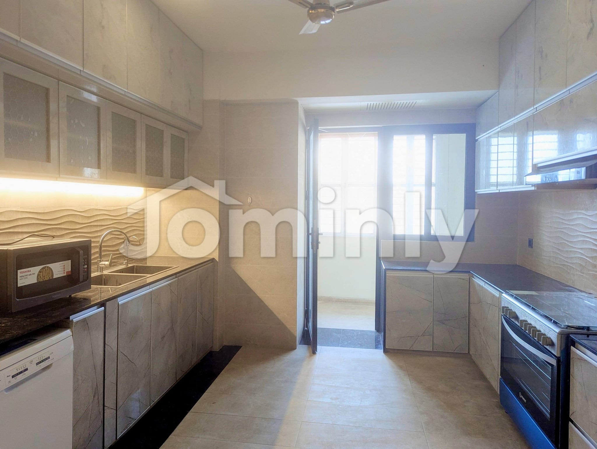 Exquisite 4000 Sqft Shanta-Developed Luxury Apartment for Rent | Baridhara Diplomatic Zone | Fully Furnished - 2