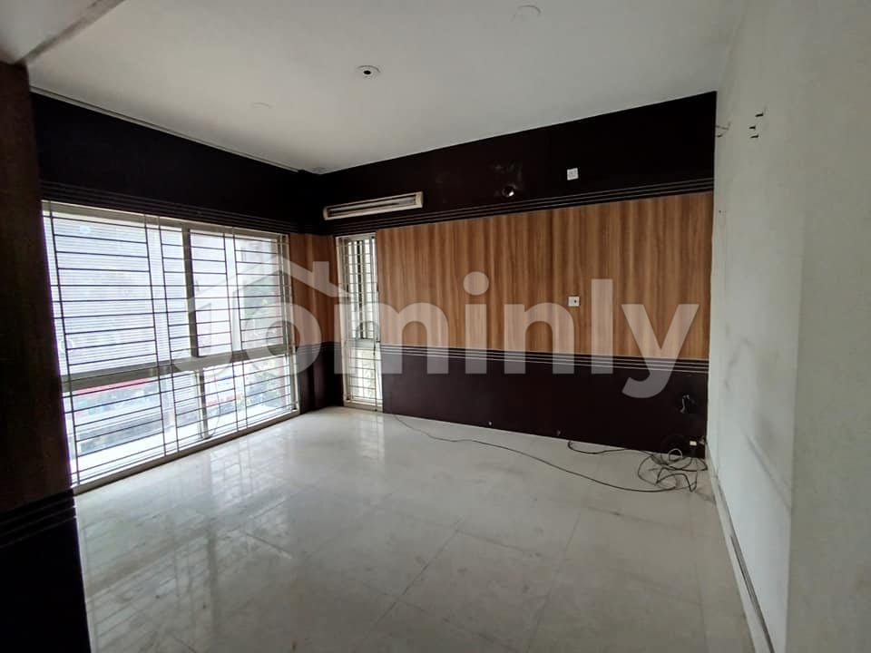 Modern 2031 Sqft Commercial Office Space for Rent | Banani-12 | 3rd Floor | Strategic Location - 3