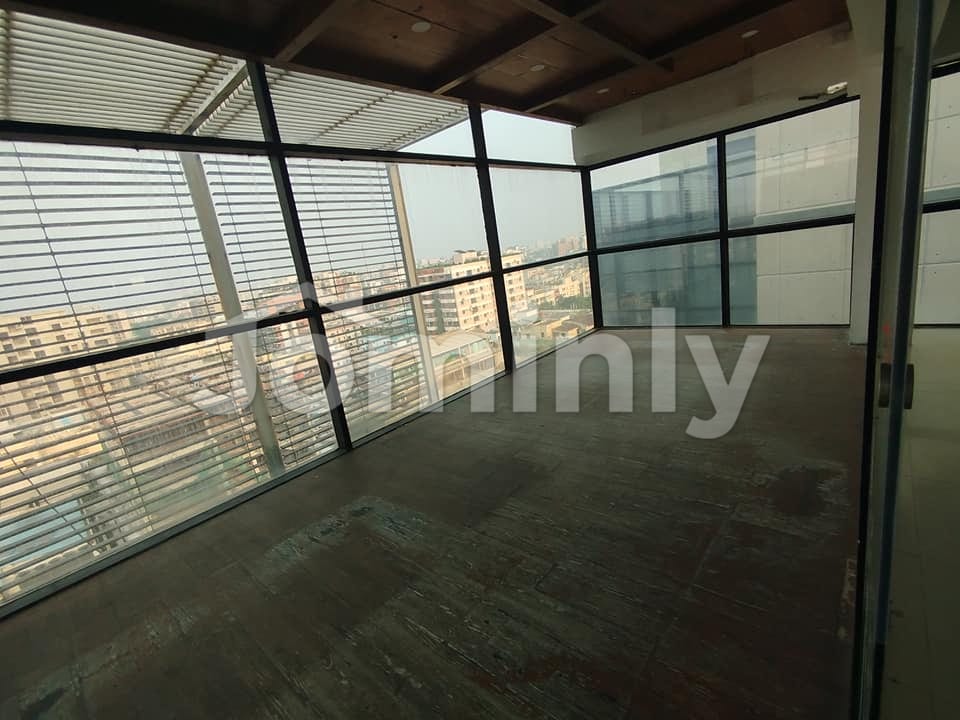 Modern 1,500 SFT Corporate Office for Rent on Satmasjid Road, Dhanmondi | 13th Floor with Great Views - 4