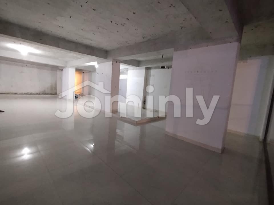 Prime 2,200 SFT Ground Floor Commercial Space for Rent on Kemal Atatürk Road, Banani | High Visibility - 3