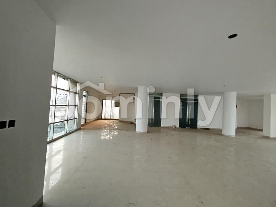 Spacious 3,200 SFT Corporate Office Space for Rent in Dhanmondi | 6th Floor | Dual Lift Facility
