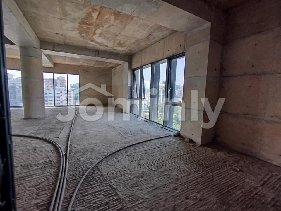 Modern 1,800 SFT Commercial Space for Rent in Gulshan 2 | 8th Floor | Premium Corporate Office