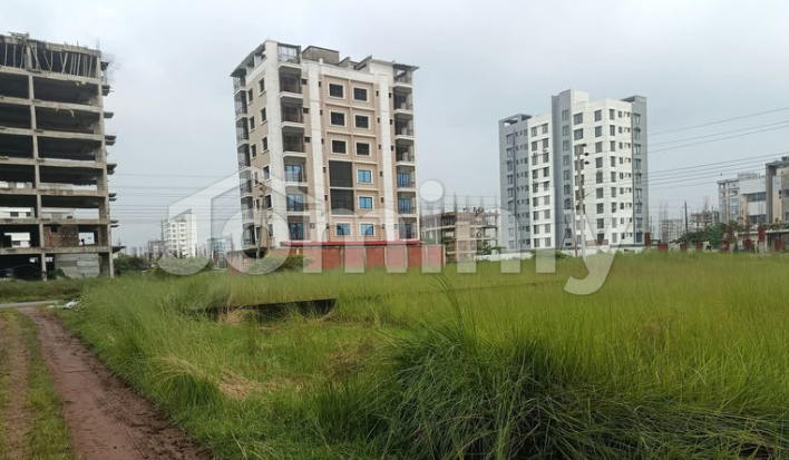 Prime 8 Katha North Facing Plot for Sale in Block-L, Bashundhara R/A | 1 Minute from Jamuna Future Park