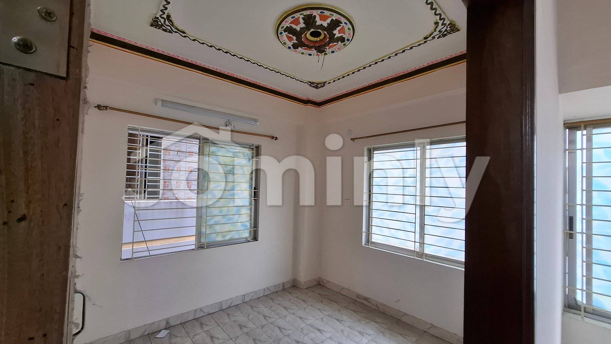 1070 Sqft Used Apartment for Sale in South Banasree Block-B | Titas Gas & Parking Included - 5