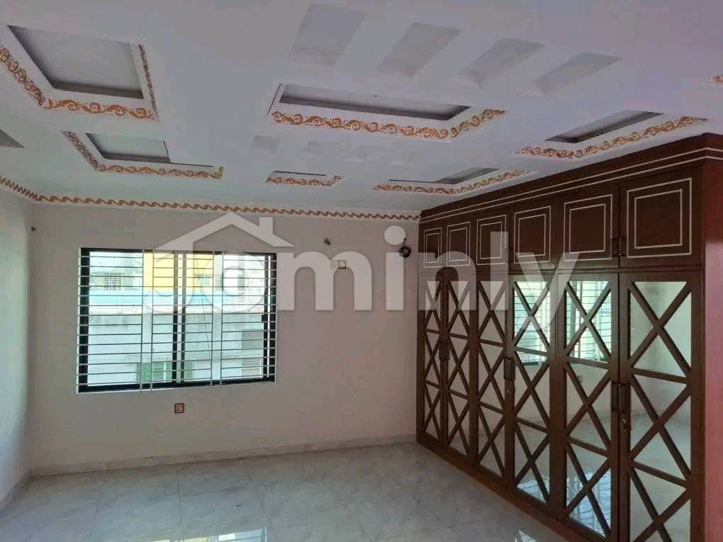 Huge 2500 Sqft Corner Apartment for Sale in South Banasree Block-F | 4 Beds | Titas Gas Included - 5