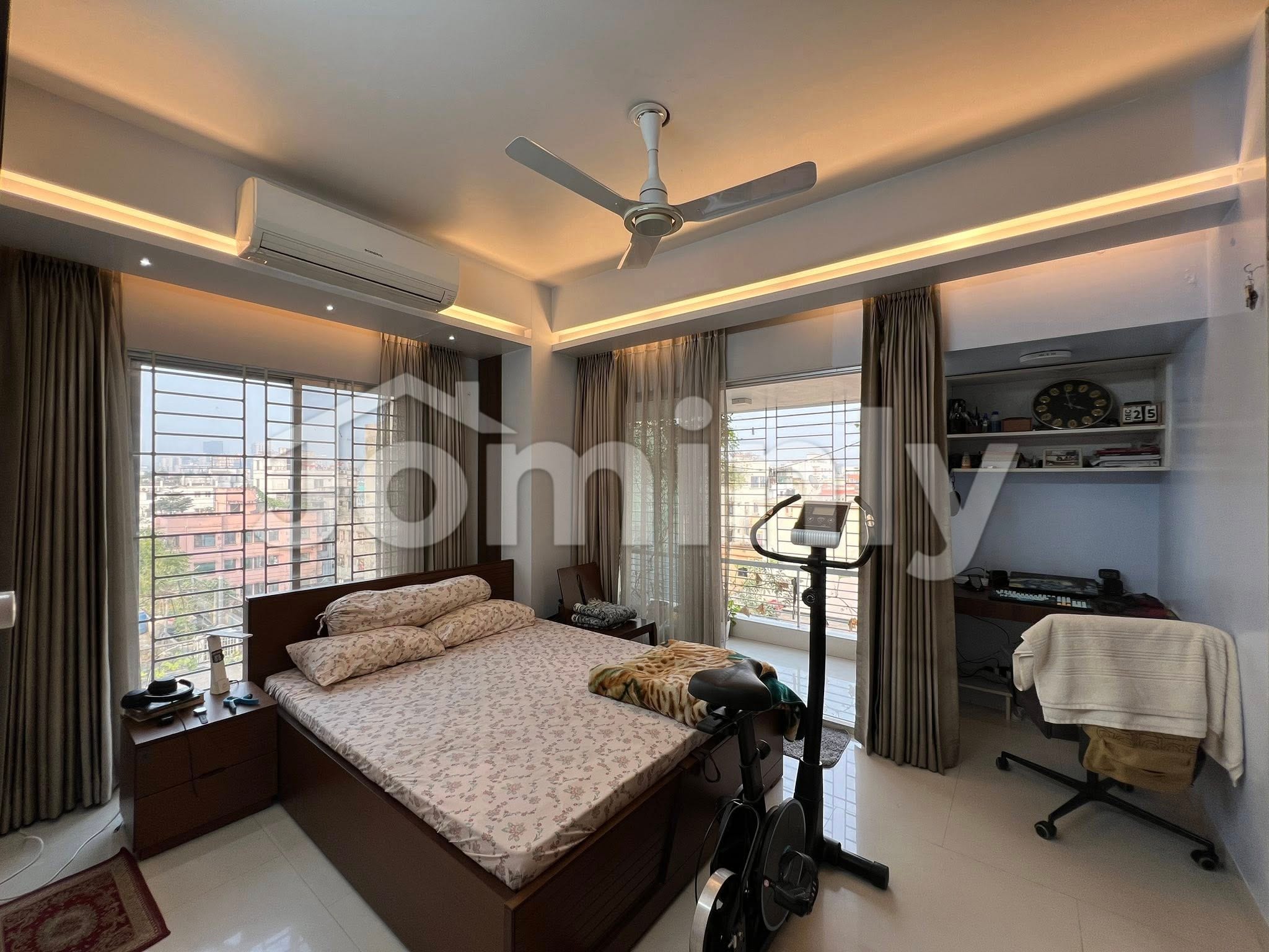 Prime Deal! 1600 Sqft Semi-Furnished Flat for Sale in Mohanagar Project | Near Hatirjheel | 7th Floor - 4