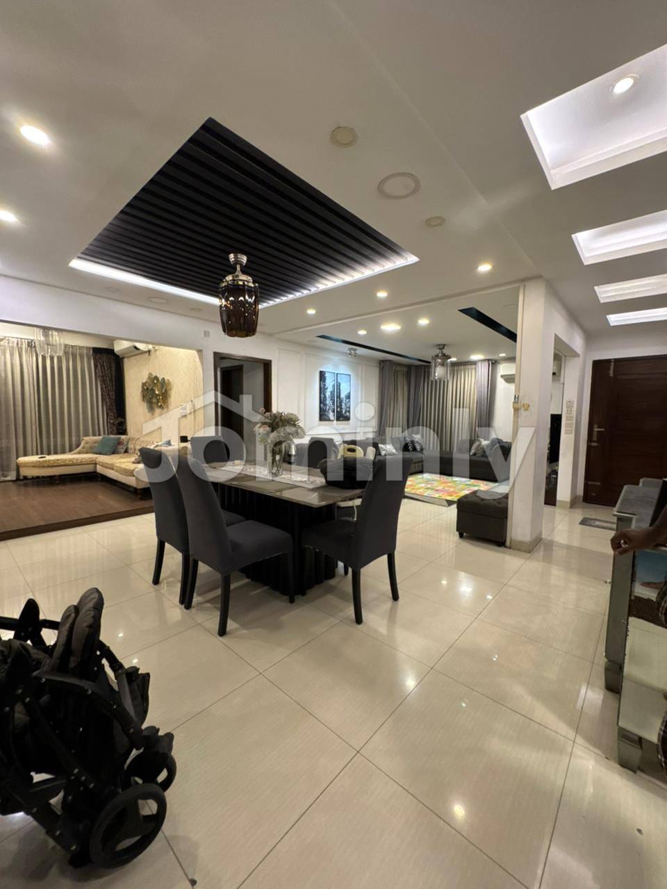 Luxurious 2370 Sqft Full Furnished Apartment for Sale at Bashundhara R/A, Block E | Near Evercare Hospital - 4