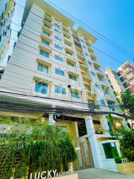 Luxury 2400 Sqft Fully Furnished Serviced Apartment in Bashundhara R/A, Block C | Near Apon Mart | Daily, Weekly & Monthly Basis - 2