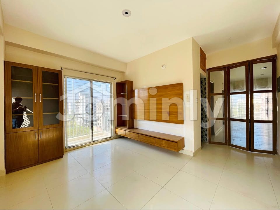 4-Bedroom South-Facing Luxury Flat for Rent in Block D, Bashundhara R/A | Ready to Move - 2